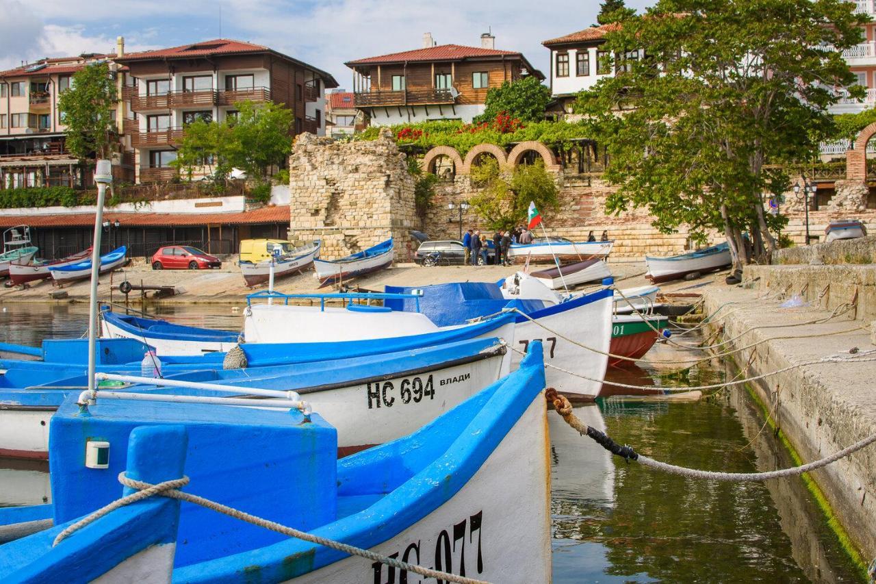 Appartamento Nesebar cozy Studio 302b Esterno foto